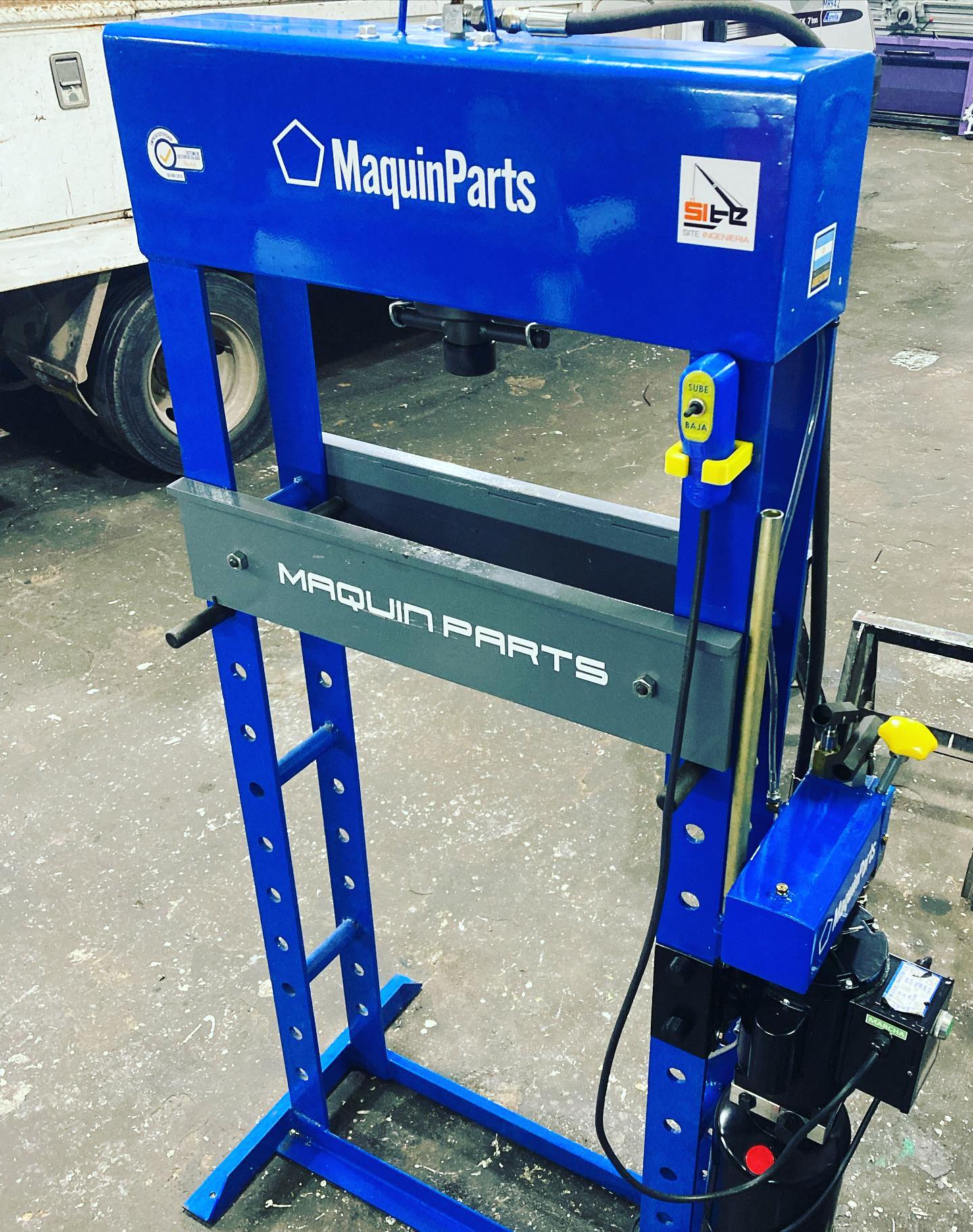 Detalle de fabricación y ensamblado de mecanismo